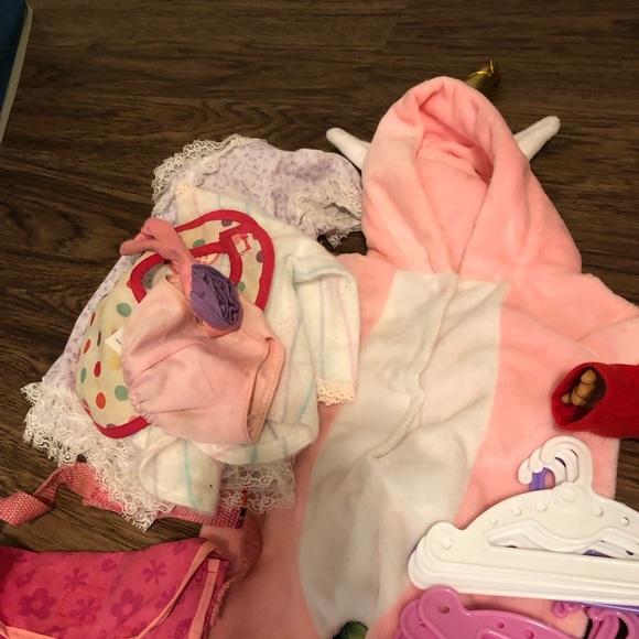 American girl wellie wishers Camille,baby clothes/shoes, unicorn onsie, hangers - Picture 5 of 16